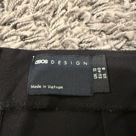 ASOS Black Mini Skirt with a slit - Picture 2 of 2